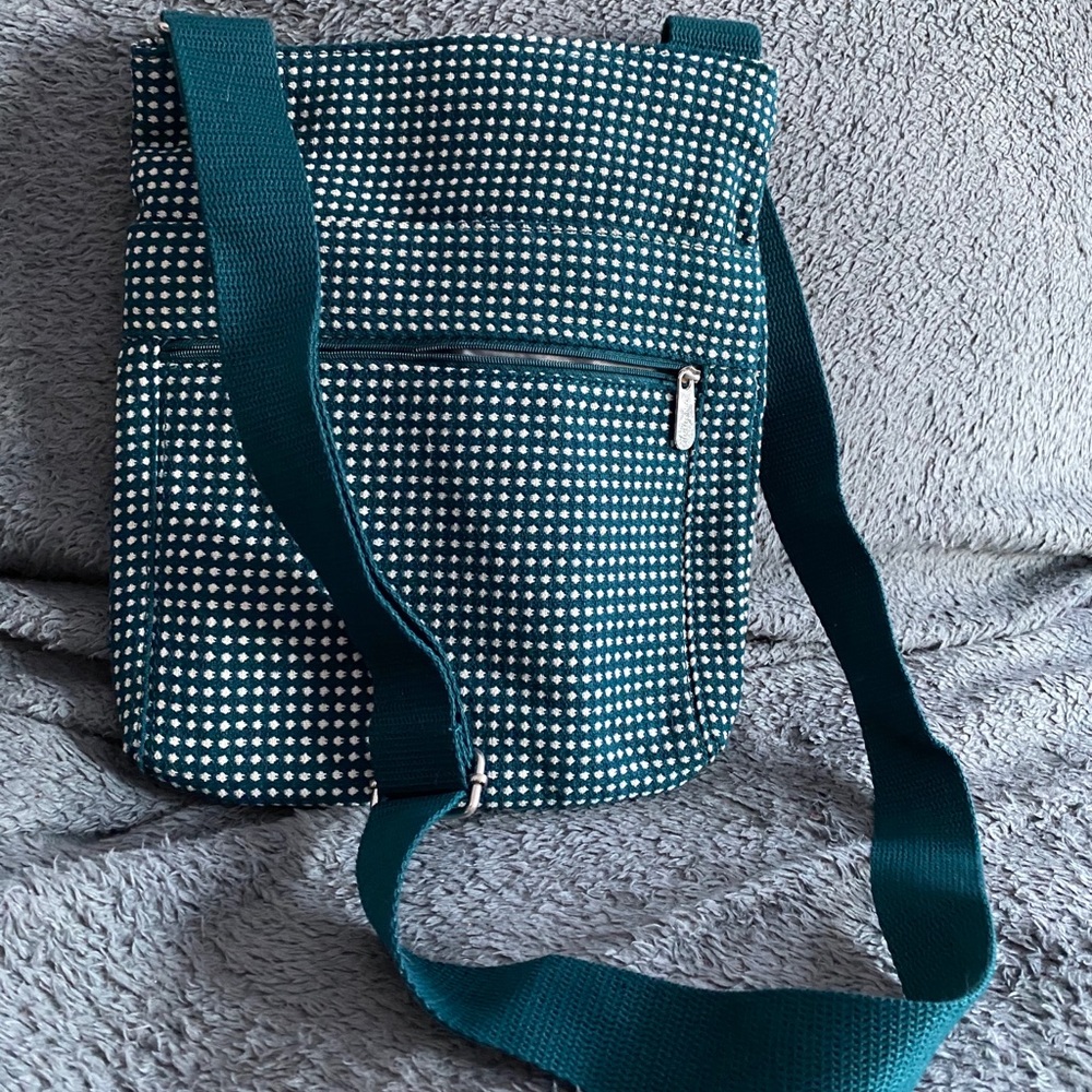 Organizing Shoulder Tote